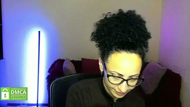 Arianasweety23 webcam