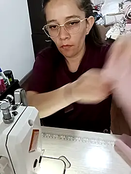 Isabella5_Brown_ webcam