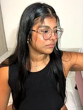 Webcam Model (AnaBrowmn)  is live.Free join now!