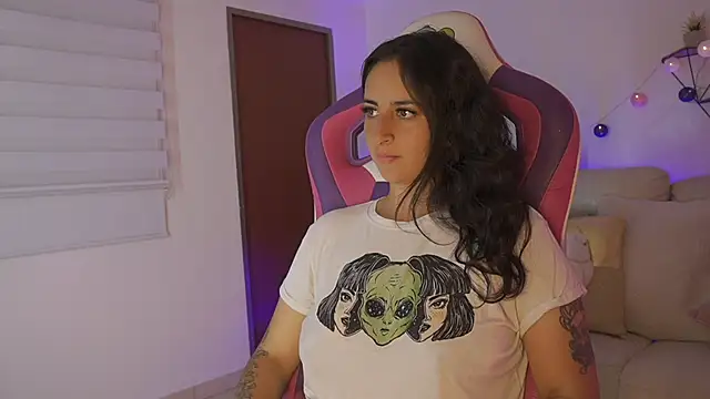 Enola_Holmes_ webcam