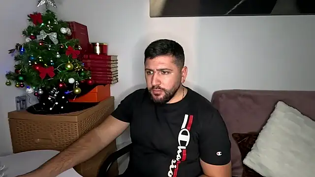 Gold_Alpha_Boy webcam