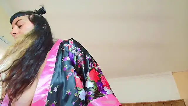 Naughty_Kittenm webcam