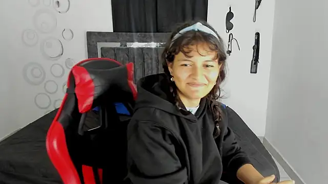 Mia_and_Kenai webcam