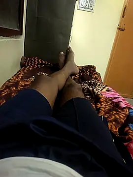 Solofucker33 live cam screenshot male on WhoFuck.me — Live Sex Chat & Hookups