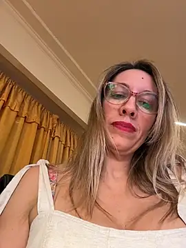 gatitacarlita (F milf) - Naked and Squirt