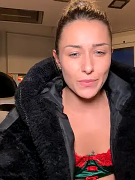 petrouchkaaa_ webcam