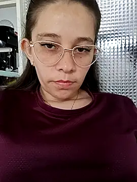 Isabella5_Brown_ webcam