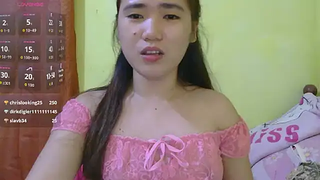 HornyAsian4uxx webcam