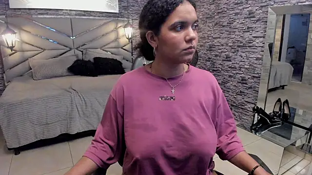 BellyBigBoobs webcam