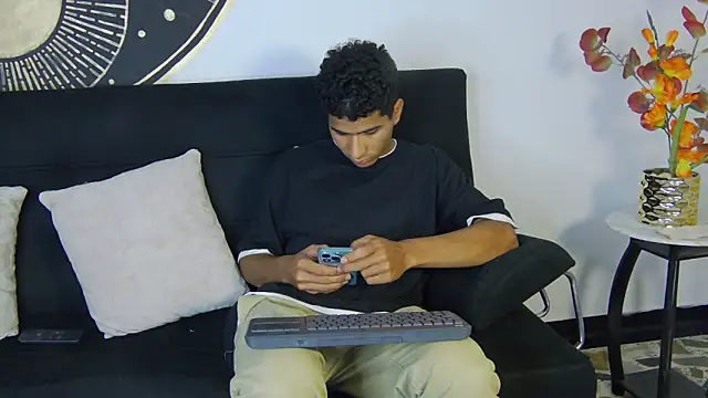 Noah_Greenhart webcam