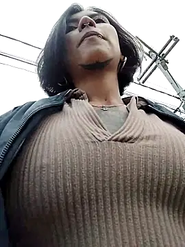 zoe_addiction (F teen) - Play with drooling tits in public