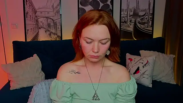 PaigeHalliwell_ webcam