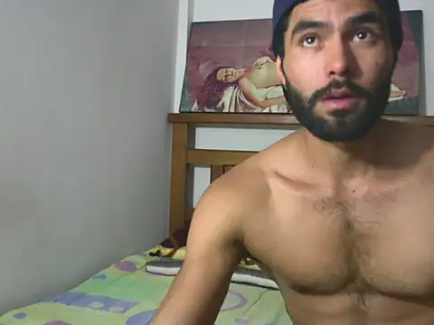 hideonbush051 webcam