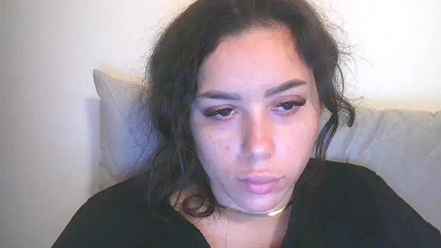 LovelyJulliette webcam