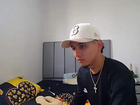 Sexy_accommodating_guys webcam