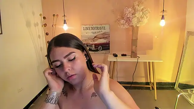 arianabaker - ArianaBaker's free webcam - UK Sex Cams