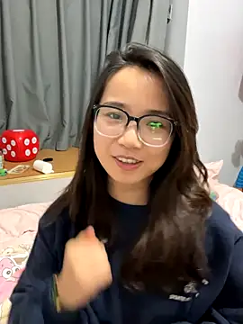 hmm_0303 - Hmm_0303's free webcam - UK Sex Cams