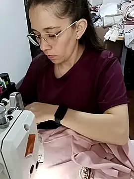 Isabella5_Brown_ webcam