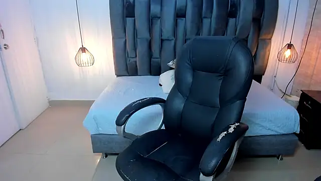 AfroditaLeclair webcam