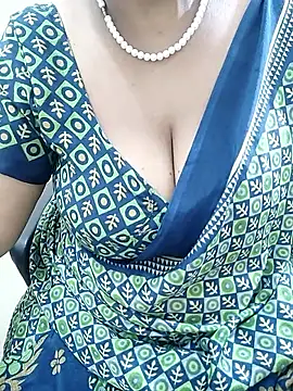 Tamil_aishu09 webcam