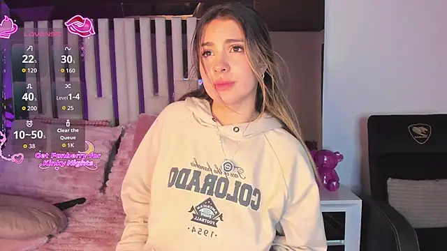 Cloee_Rainbow1 webcam