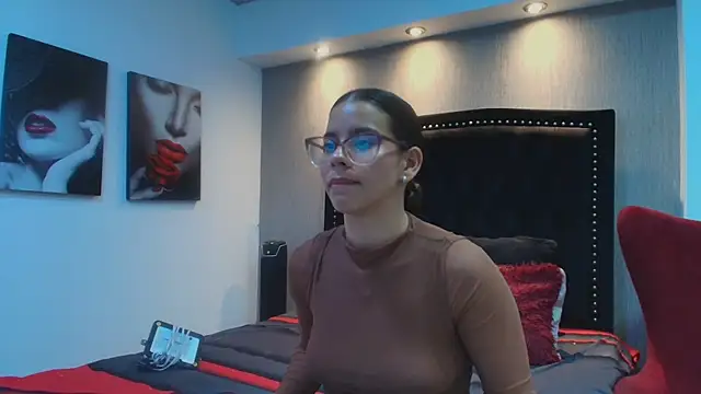 Luna_Lov_Titan webcam