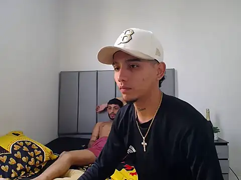 Sexy_accommodating_guys webcam