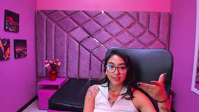 Miaa_Thopmson webcam