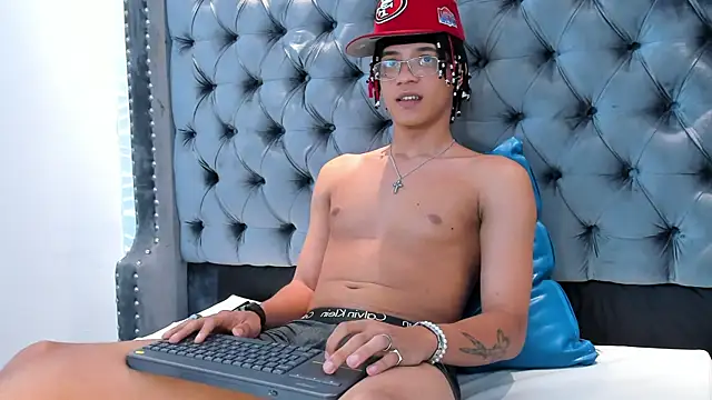 MARSHALL_SPENCER live webcam from Sex Land on Ufotopia – Live Cams & Video Chat