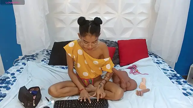 adisson_petite1 webcam