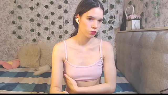 Nicole-Petite webcam