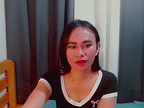 ursweet_yummy webcam