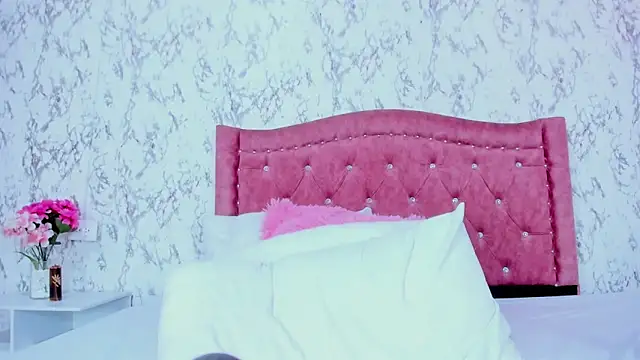 Mia_Malkovaa_ webcam