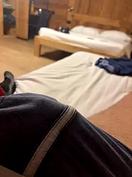 lecatore80 (Ask my age) - I show my dick