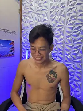 Prince-Harrison live cam screenshot male on Tip.show – Interactive Live Cam Shows