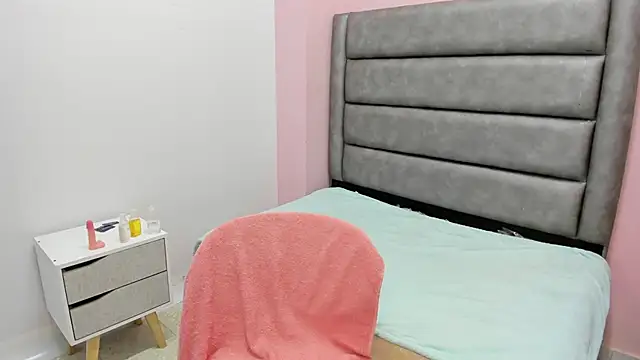 lorerivas webcam stripchat model stream image