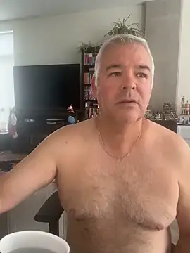 aarosteev2 (M mature) - I want to cum…and eat it for you