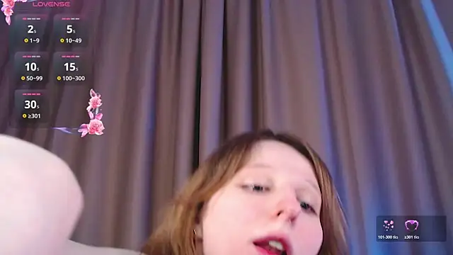 c0ralynx (T young) - Strip Show