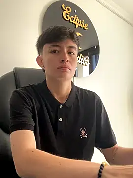 Webcam Model (nico_18x)  is live.Free join now!