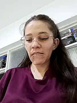 Isabella5_Brown_ webcam