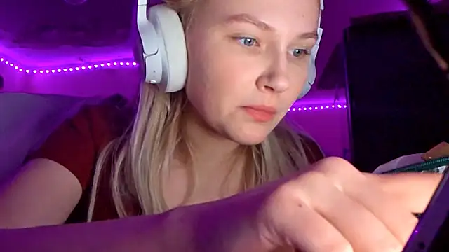 KarinRobertson webcam