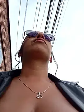 nathaly_12 (G young) - Show oil on tits in public