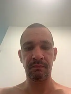 Pikachucums4u webcam