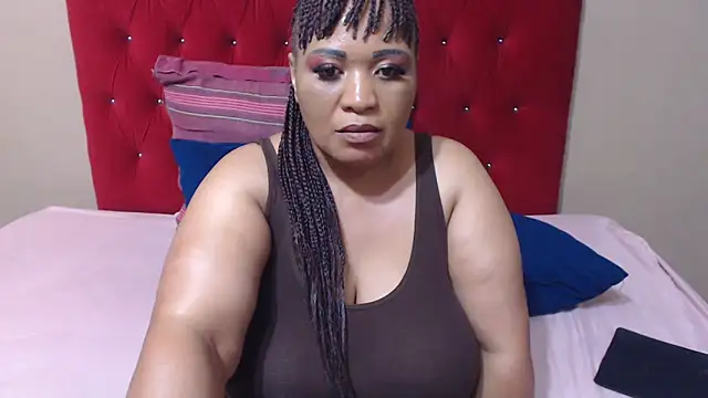 HUGE_BUSTY_EBONY webcam