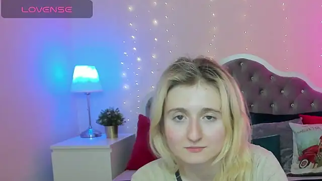 CamillaDreamer webcam