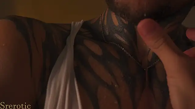 _srerotic webcam
