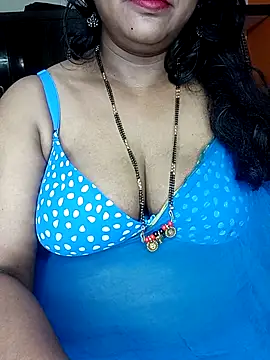 chandini_telugu (F milf) - Bath show with clothes