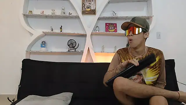 THREE_GUYS_HOT webcam