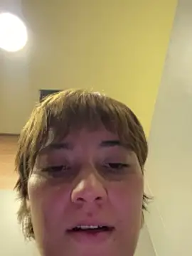 maggie_geller (F young) - FULLY NAKED IN THE BATHROOM