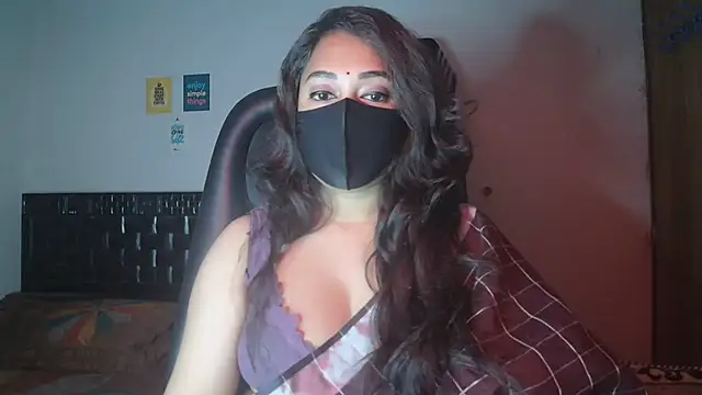 queen_angel67 (F young) - ice on boobs